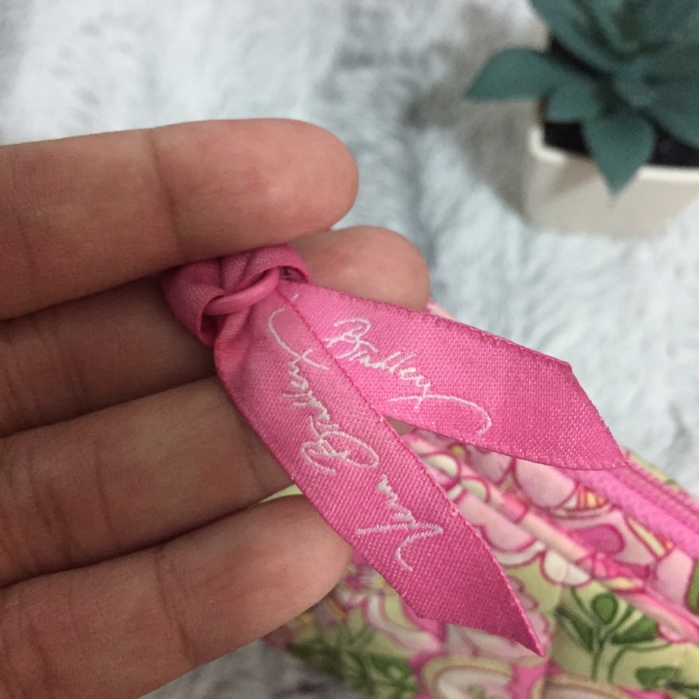Vera Bradley fits cellphone - Picture 3 of 5